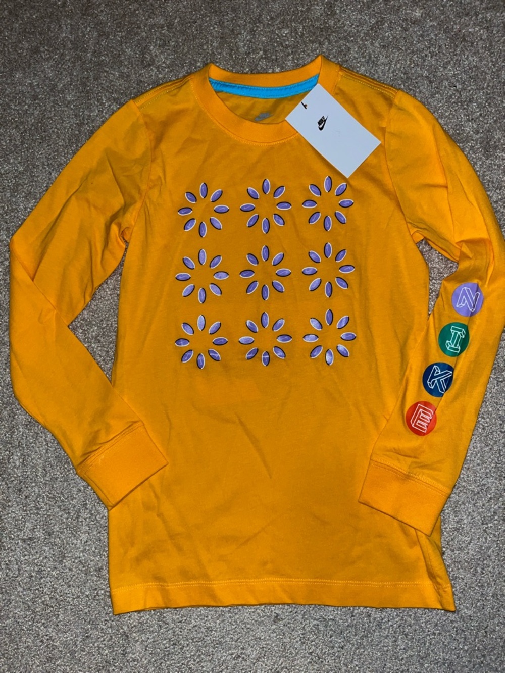 NWT Nike Girls Long-Sleeve Tee with Purple Flower Cutouts sz Small